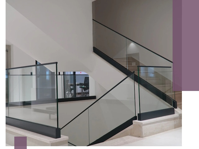 Стеклянные перила премиум-класса с установкой в Новоалтайске