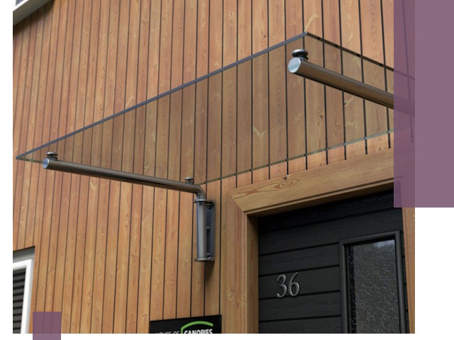 Стеклянные козырьки на входы и фасады в Новоалтайске